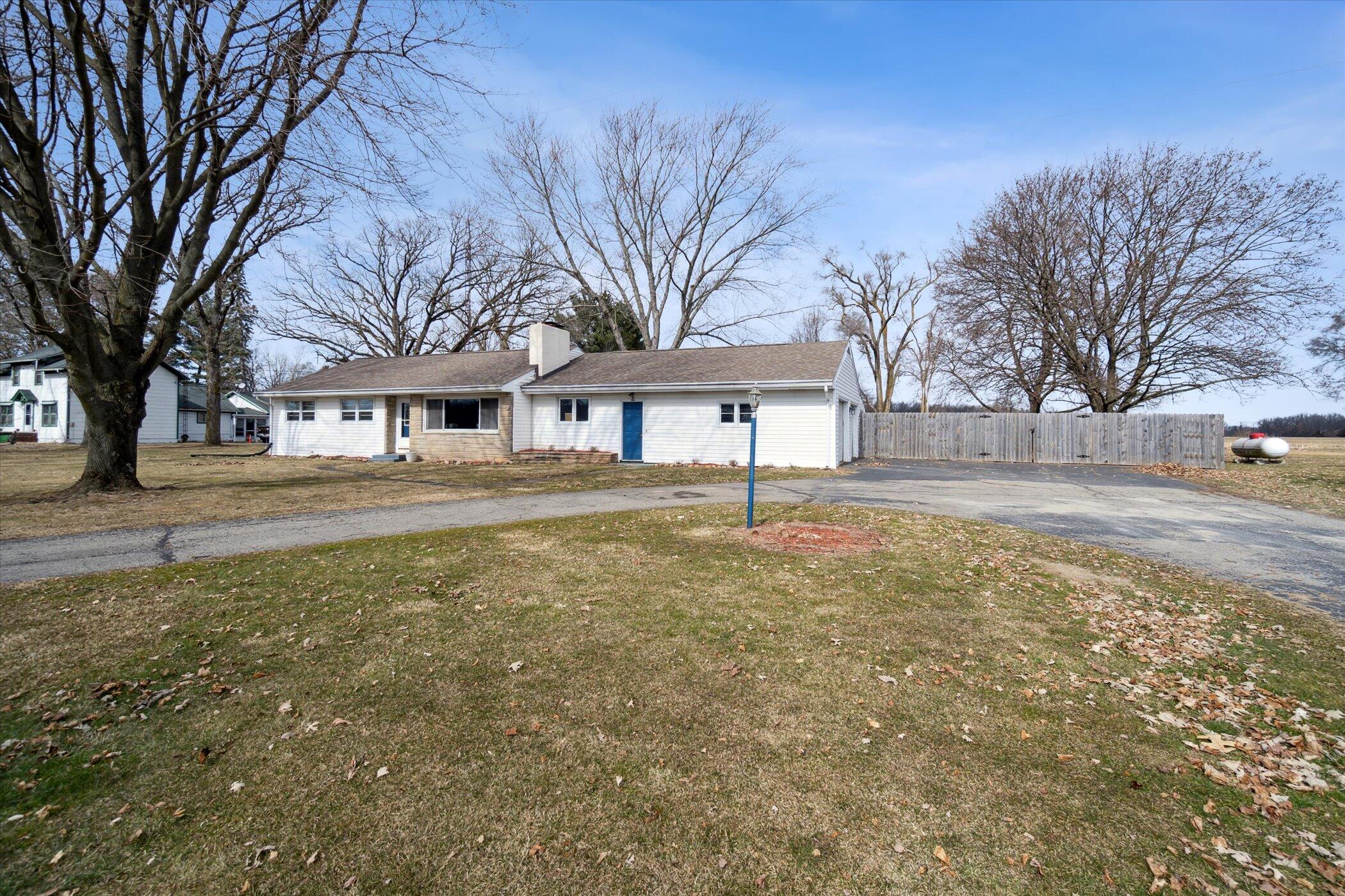 195 Albion Road, Unit CONCORD TOWNSHIP Albion, MI 49224 - Photo 38 of 46 Front/east side