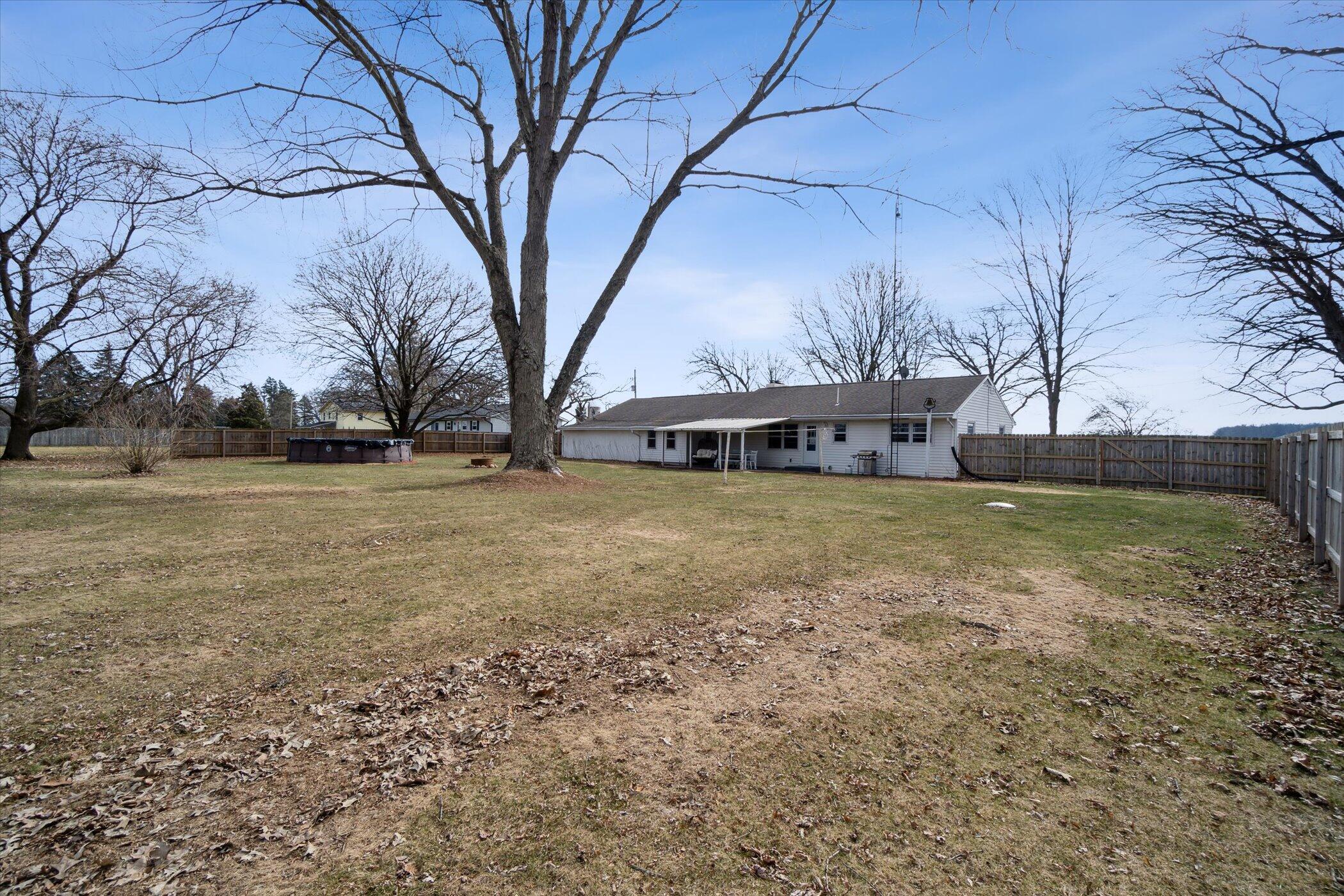 195 Albion Road, Unit CONCORD TOWNSHIP Albion, MI 49224 - Photo 41 of 46 Back yard
