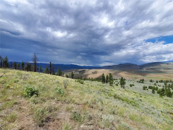 a view of an ocean of a building