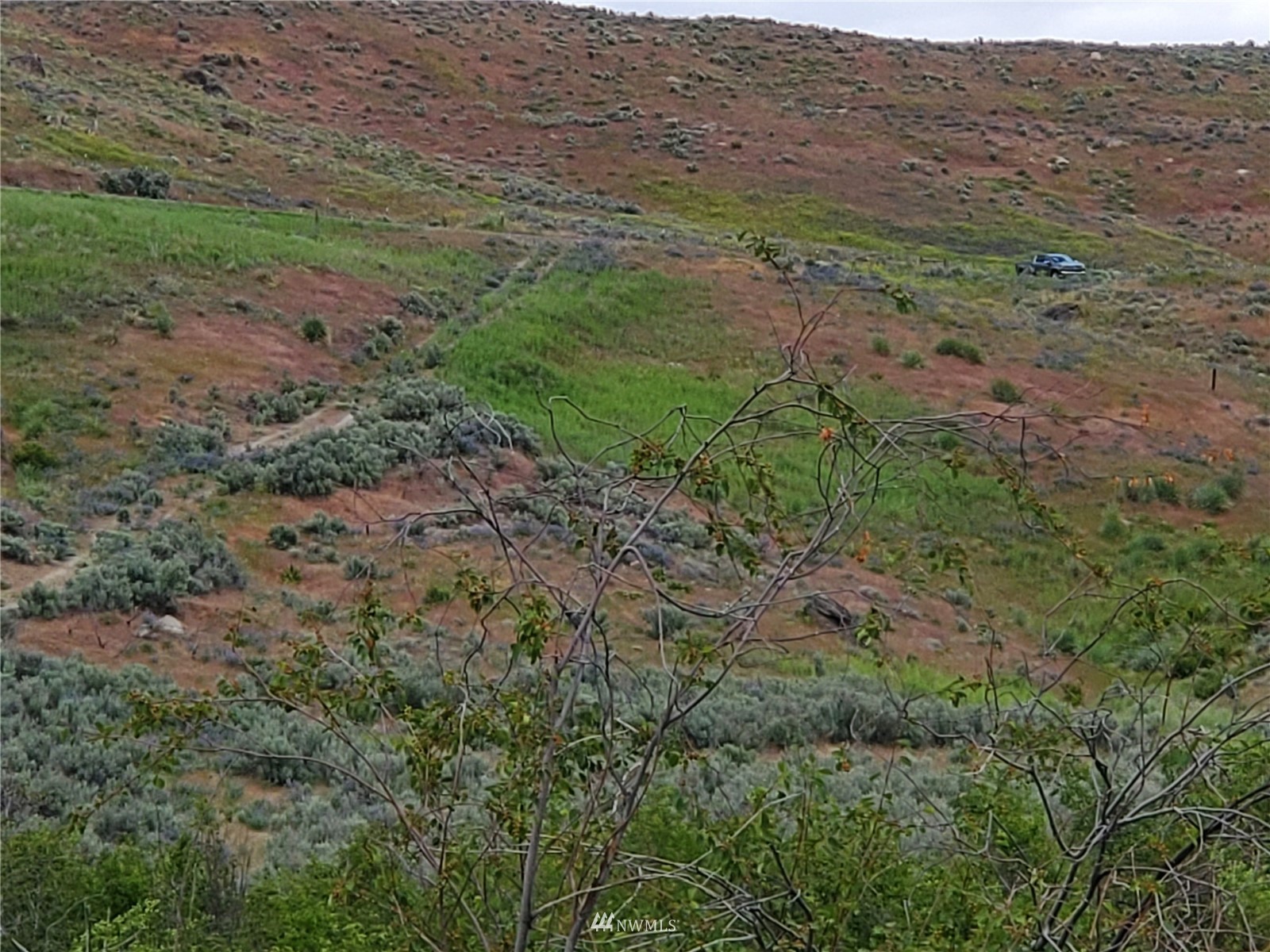 570 X Tunk Creek Road Riverside, WA 98849 - Photo 8 of 30 a view of a road with an ocean