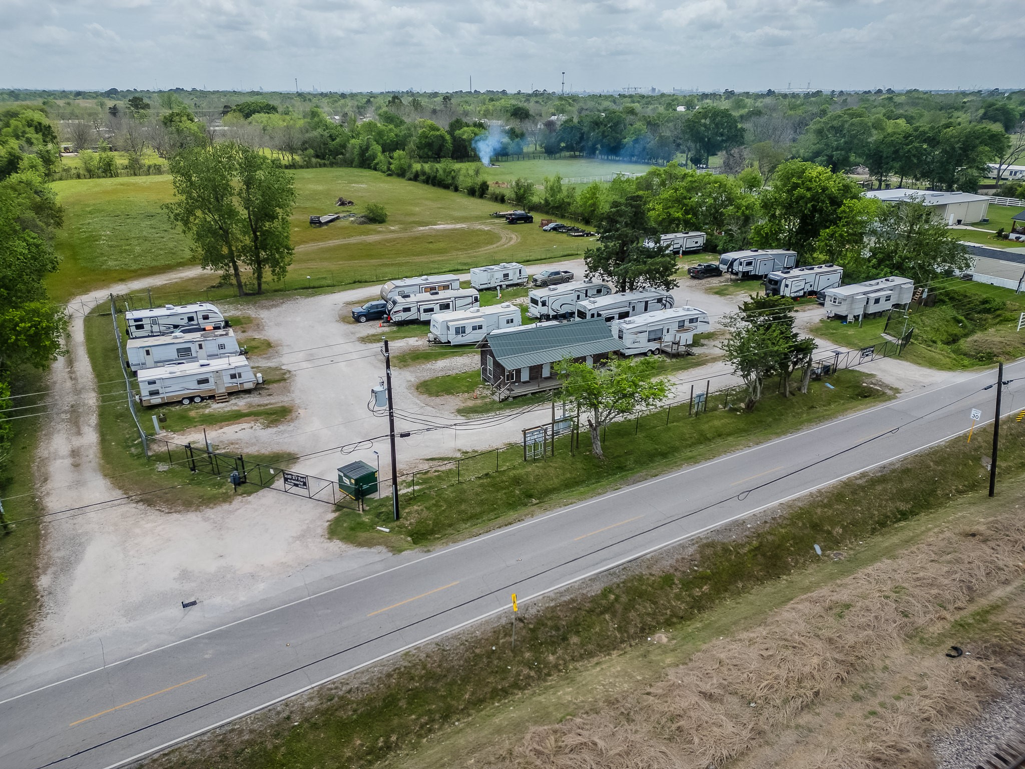 1116 North Battlebell Road Highlands, TX 77562 - Photo 17 of 23