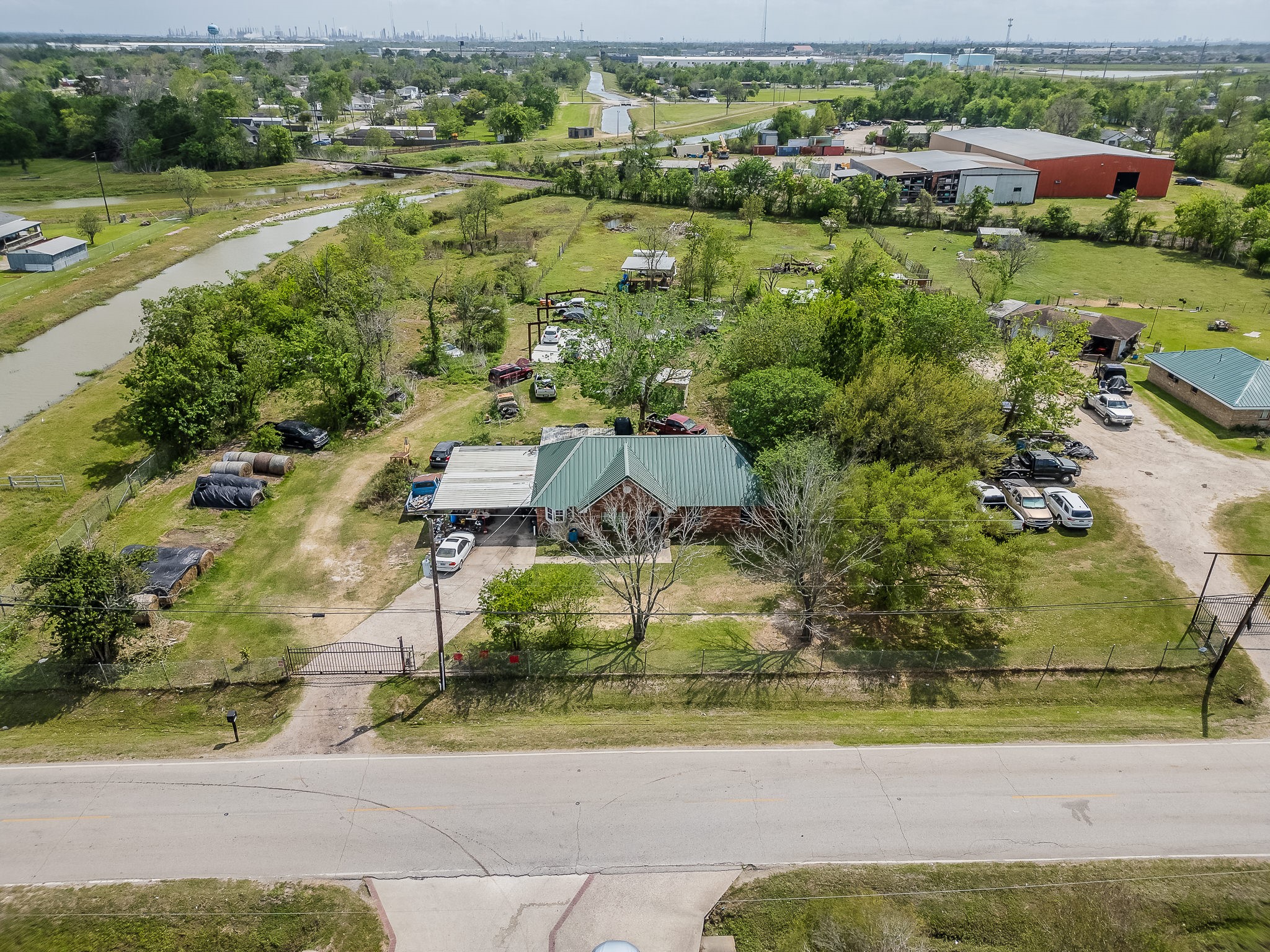1116 North Battlebell Road Highlands, TX 77562 - Photo 22 of 23 Near by home to show that you can also build a house in this area, business or home residence or both, you name it!
