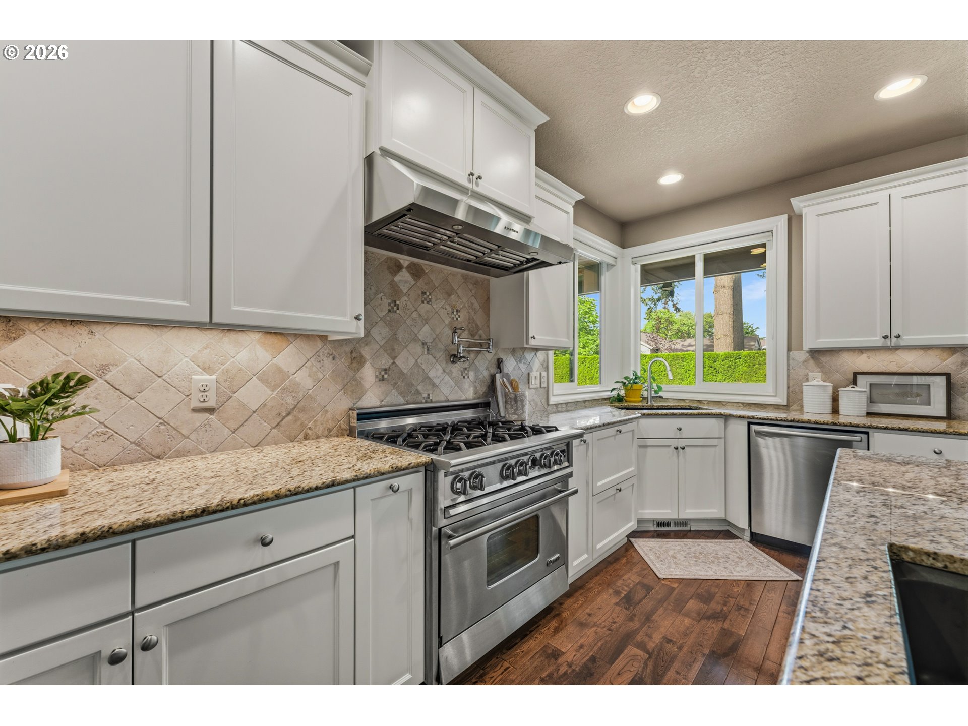 9245 Southwest 74th Avenue Portland, OR 97223 - Photo 11 of 37 Kitchen