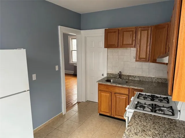 $1,800 | 594 Yonkers Avenue, Unit 3, Yonkers, NY 10704
