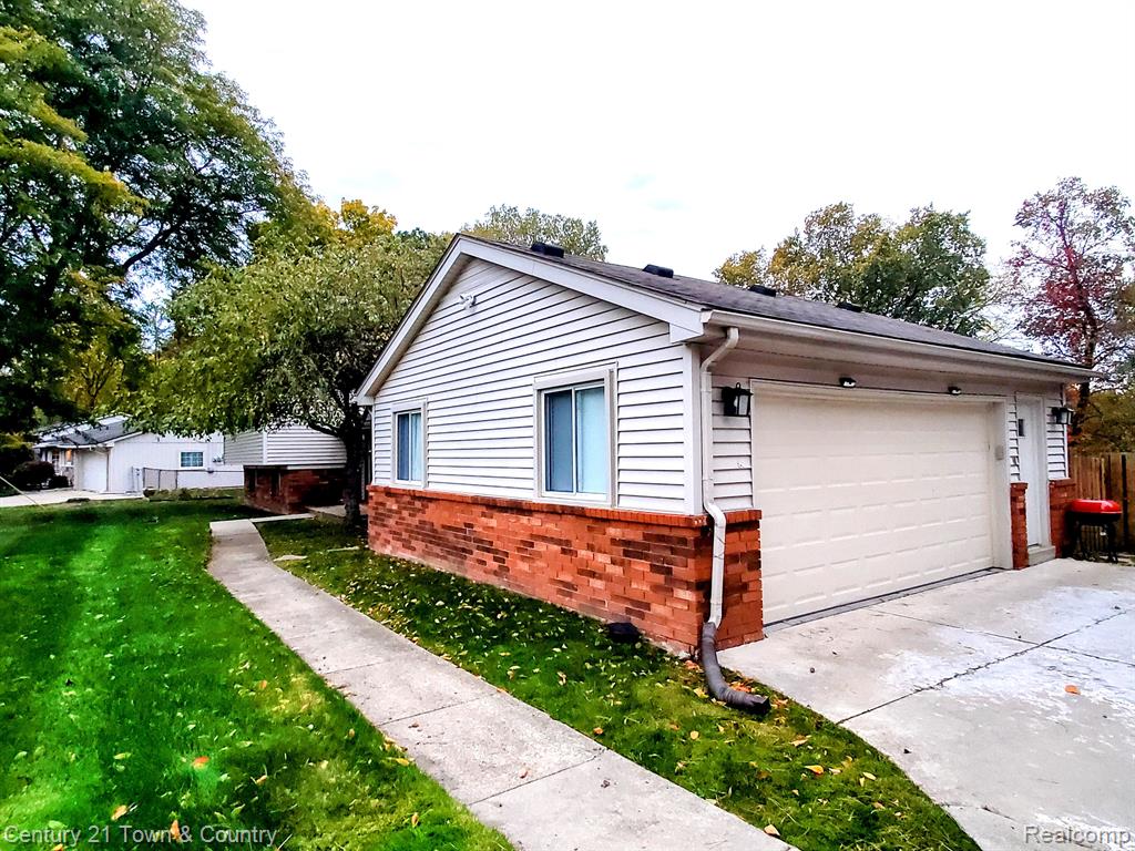 35741 Springvale Street Farmington Hills, MI 48331 - Photo 6 of 35