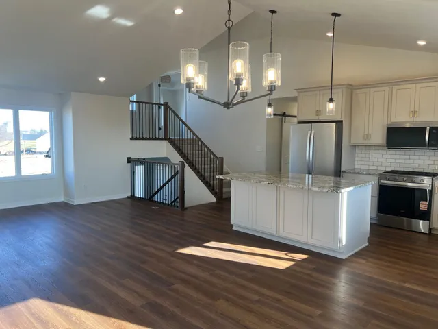 $695,000 | 1602 21st Street Northeast, Kasson, MN 55944