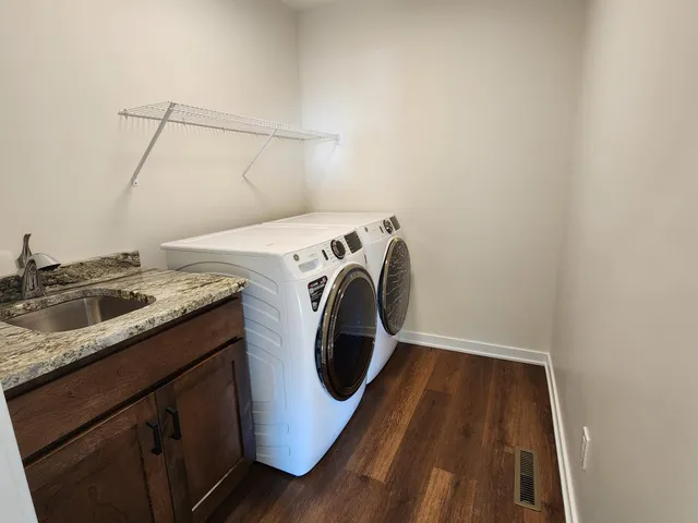 $695,000 | 1602 21st Street Northeast, Kasson, MN 55944