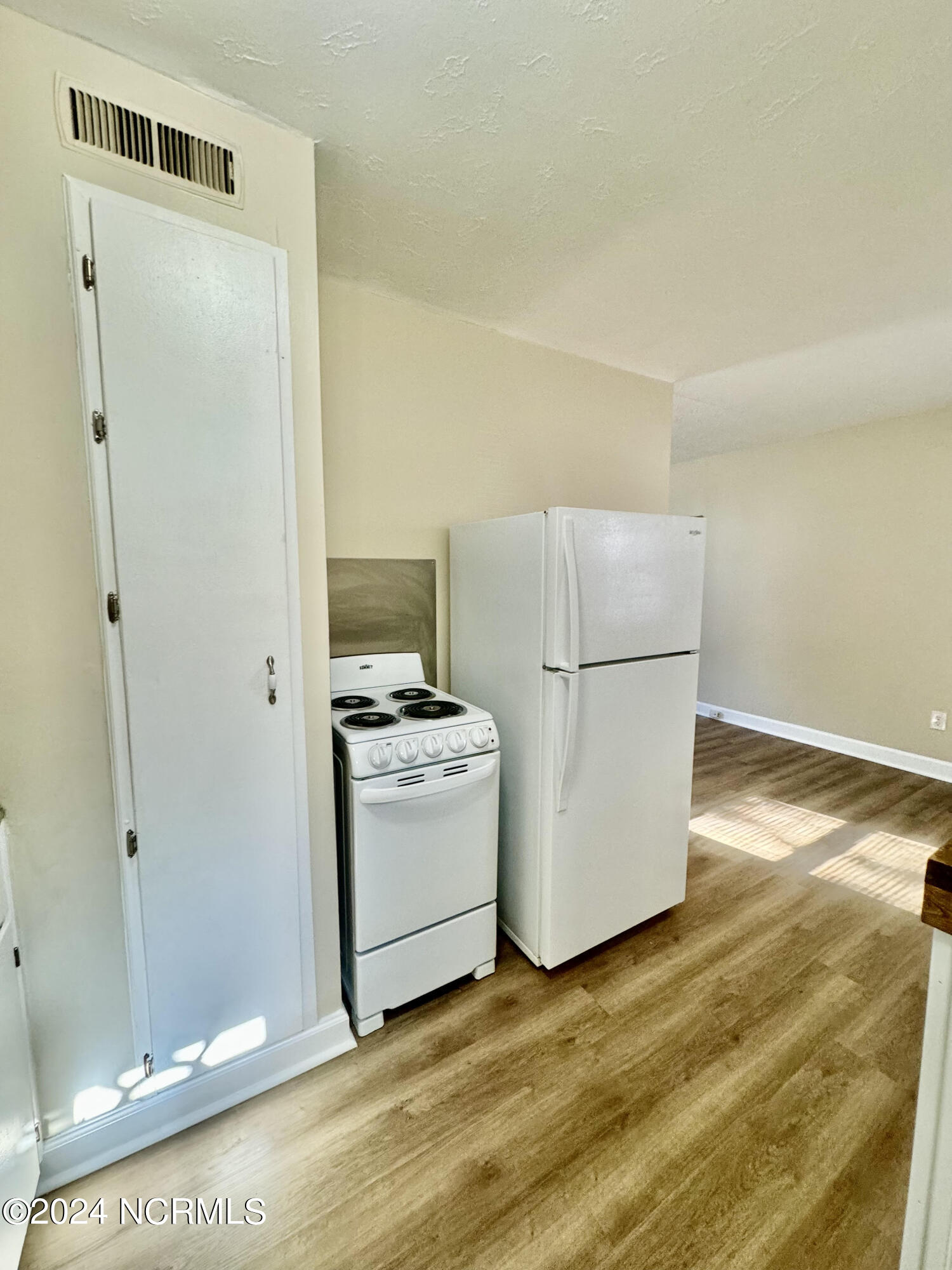 101 Queens Road Jacksonville, NC 28540 - Photo 6 of 20 unnamed (5)