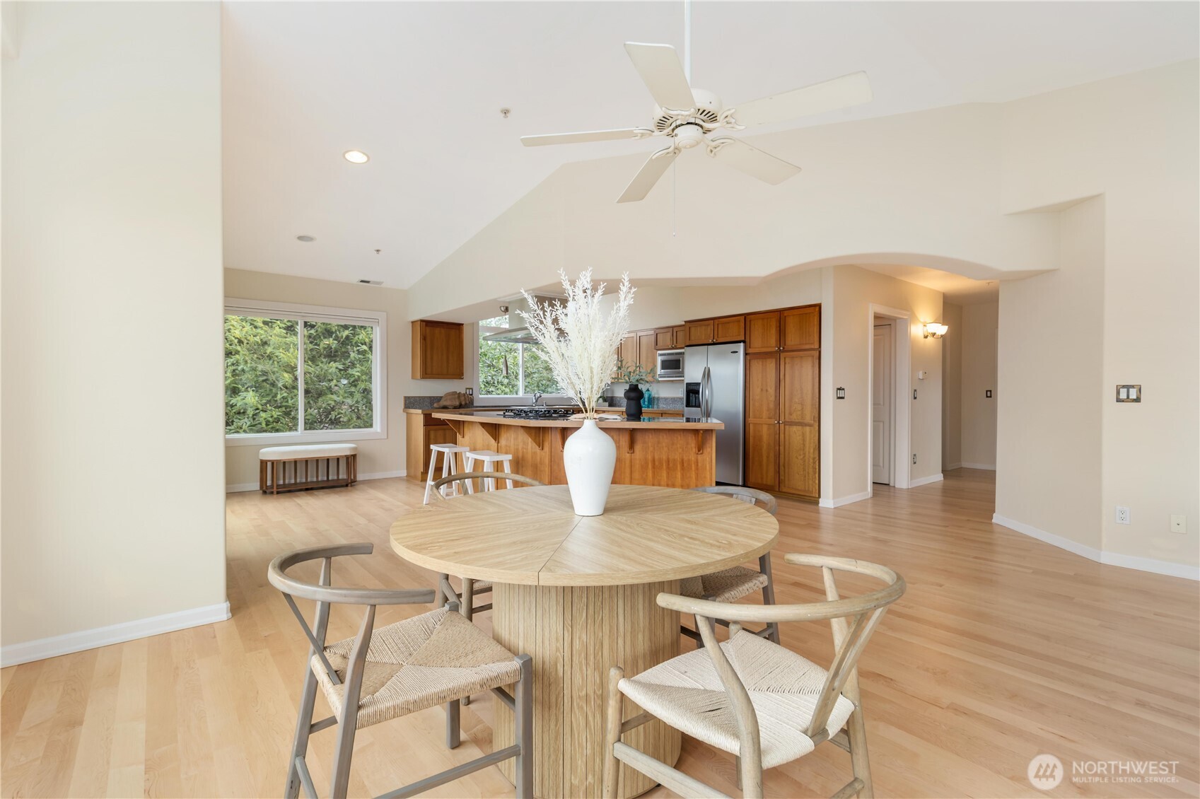 550 Dayton Street, Unit 201 Edmonds, WA 98020 - Photo 14 of 38 a dining room with furniture and window