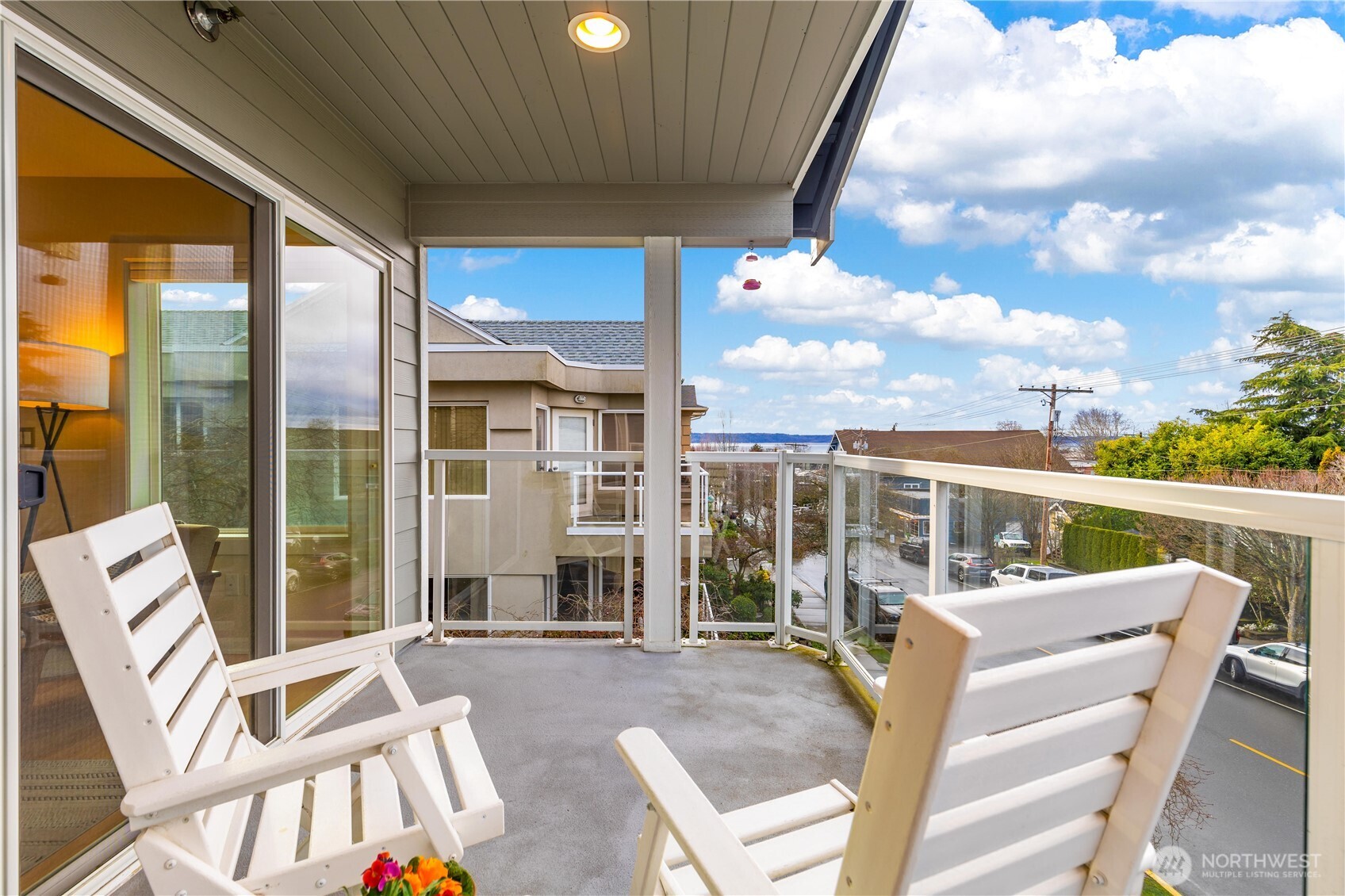 550 Dayton Street, Unit 201 Edmonds, WA 98020 - Photo 30 of 38 a view of an outdoor seating