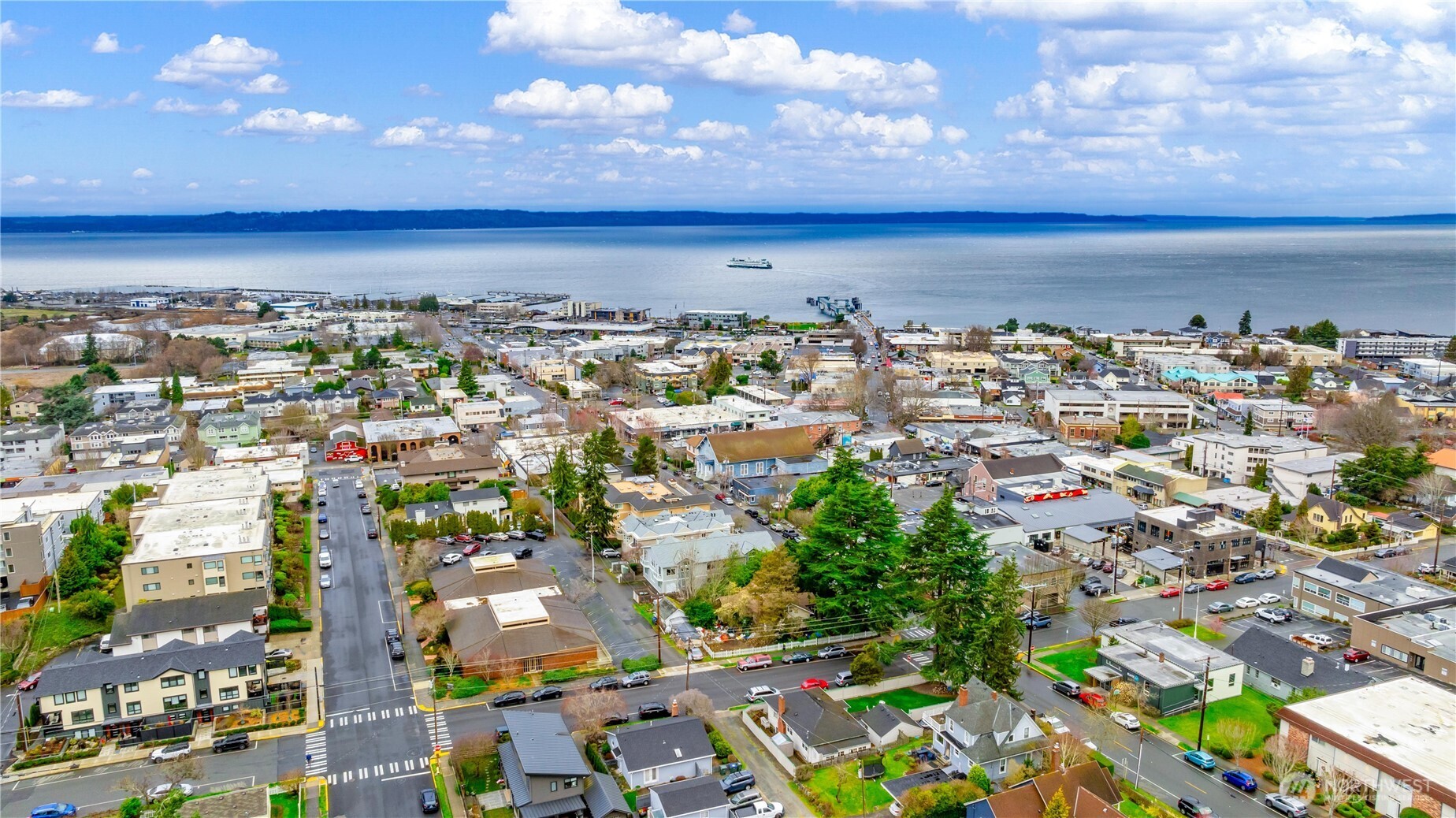 550 Dayton Street, Unit 201 Edmonds, WA 98020 - Photo 34 of 38 a view of a city