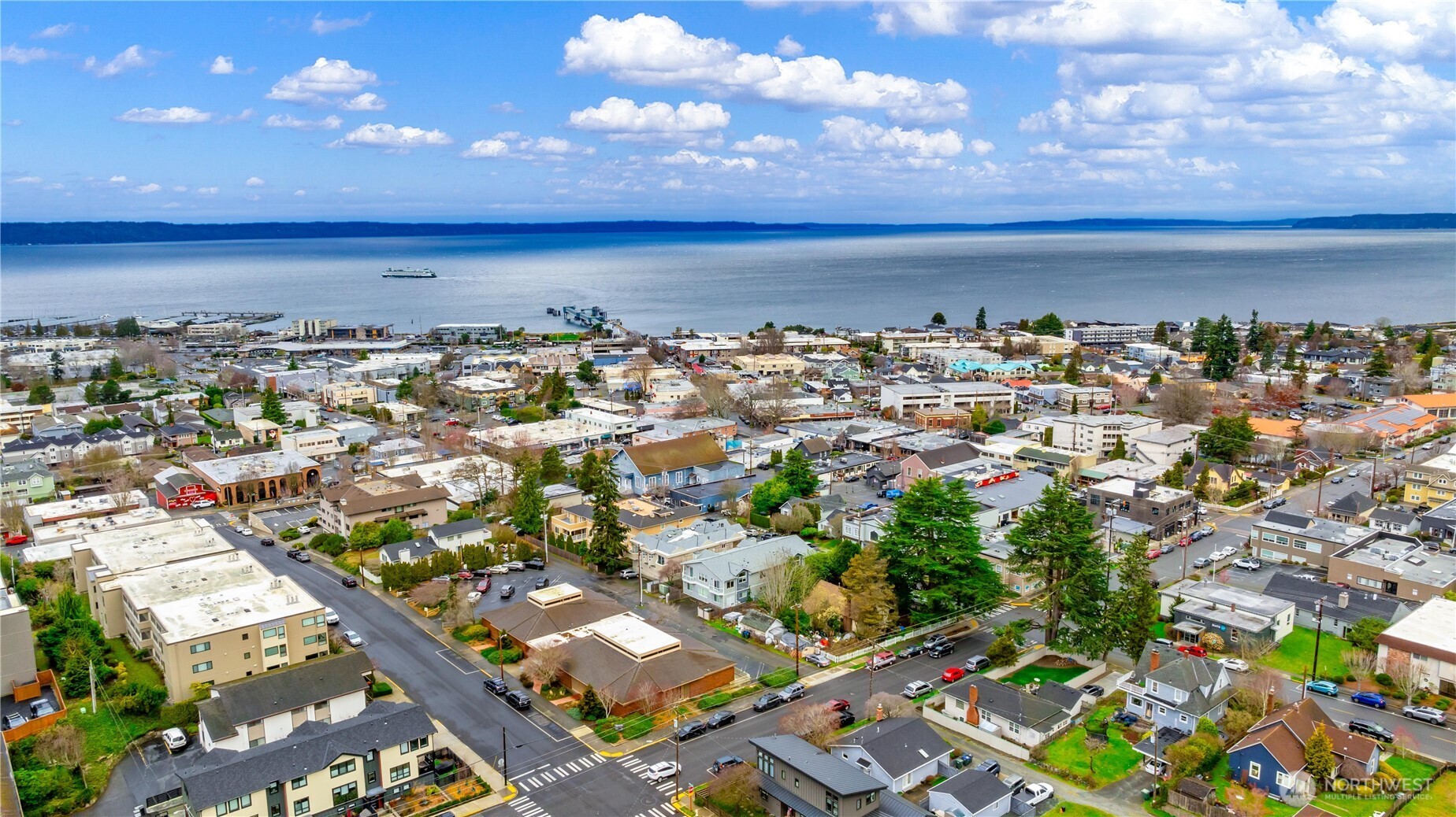 550 Dayton Street, Unit 201 Edmonds, WA 98020 - Photo 35 of 38 an aerial view of a city