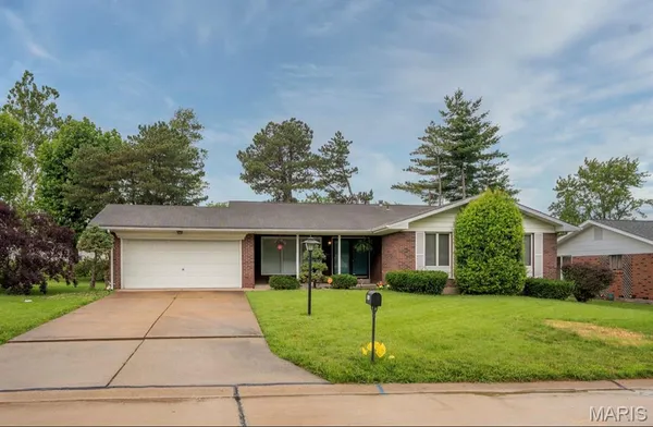 $189,900 | 11523 Corlyn Drive, St. Louis, MO 63138
