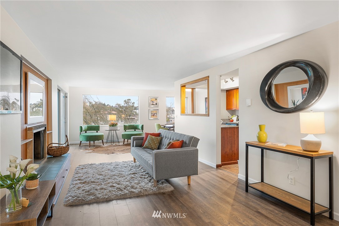 3200 West Commodore Way, Unit 103 Seattle, WA 98199 - Photo 6 of 23 Gallery Image 6