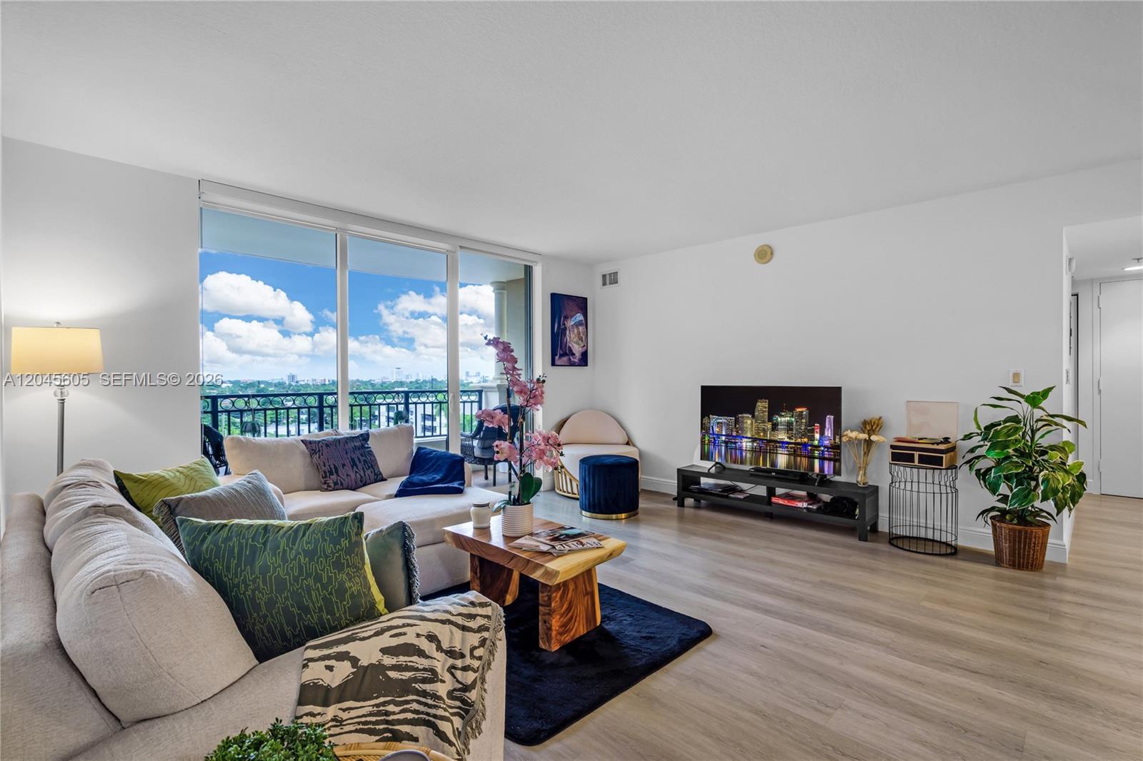 3232 Southwest 22nd Terrace, Unit 804 Miami, FL 33145 - Photo 14 of 32