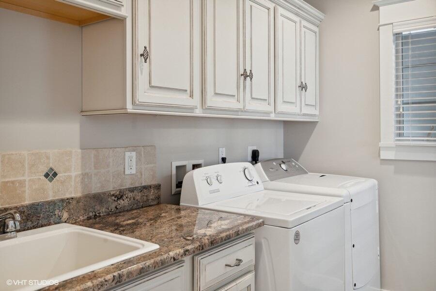 7501 Youngren Road Three Oaks, MI 49128 - Photo 20 of 28 20_7501YoungrenRd_44_LaundryRoom_LowRes