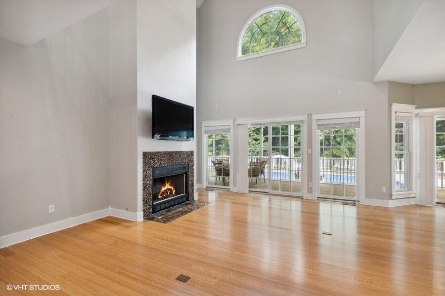 7501 Youngren Road Three Oaks, MI 49128 - Photo 5 of 28 06_7501YoungrenRd_165_LivingRoom_LowRes