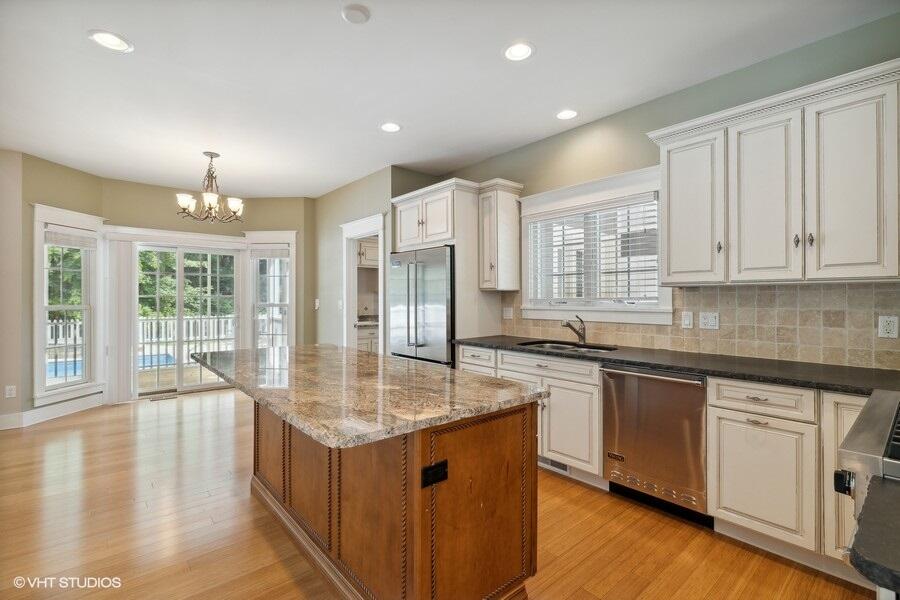 7501 Youngren Road Three Oaks, MI 49128 - Photo 7 of 28 08_7501YoungrenRd_177001_Kitchen_LowRes
