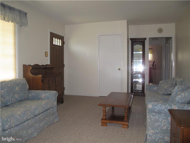 748 Locust Road Warminster, PA 18974 - Photo 9 of 18