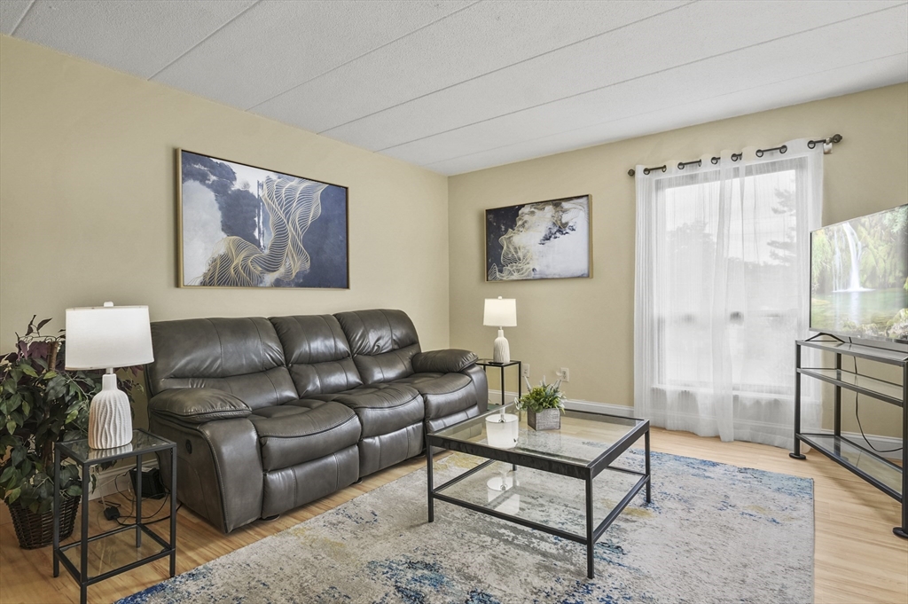 152 Turner Road, Unit 33 Holliston, MA 01746 - Photo 4 of 27 Gallery Image 4