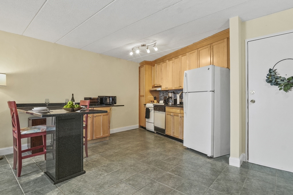 152 Turner Road, Unit 33 Holliston, MA 01746 - Photo 5 of 27 Gallery Image 5