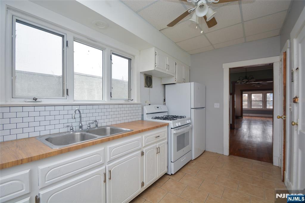 308 Hoboken Road, Unit 2 East Rutherford, NJ 07073 - Photo 2 of 18