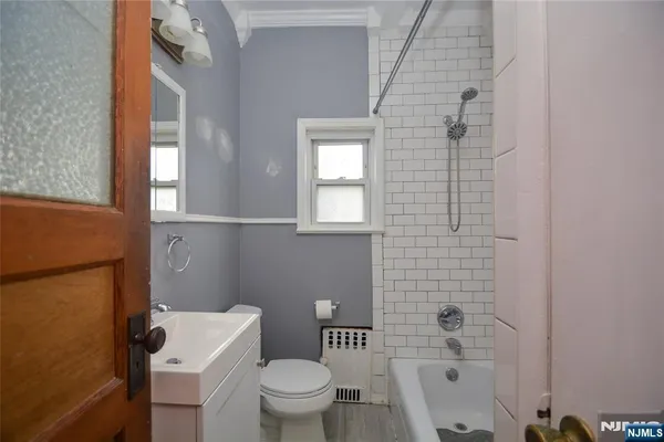 $3,200 | 308 Hoboken Road, Unit 2, East Rutherford, NJ 07073