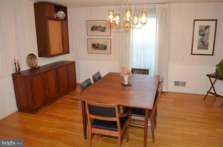 9700 Digging Road Gaithersburg, MD 20886 - Photo 14 of 27 Dining Room