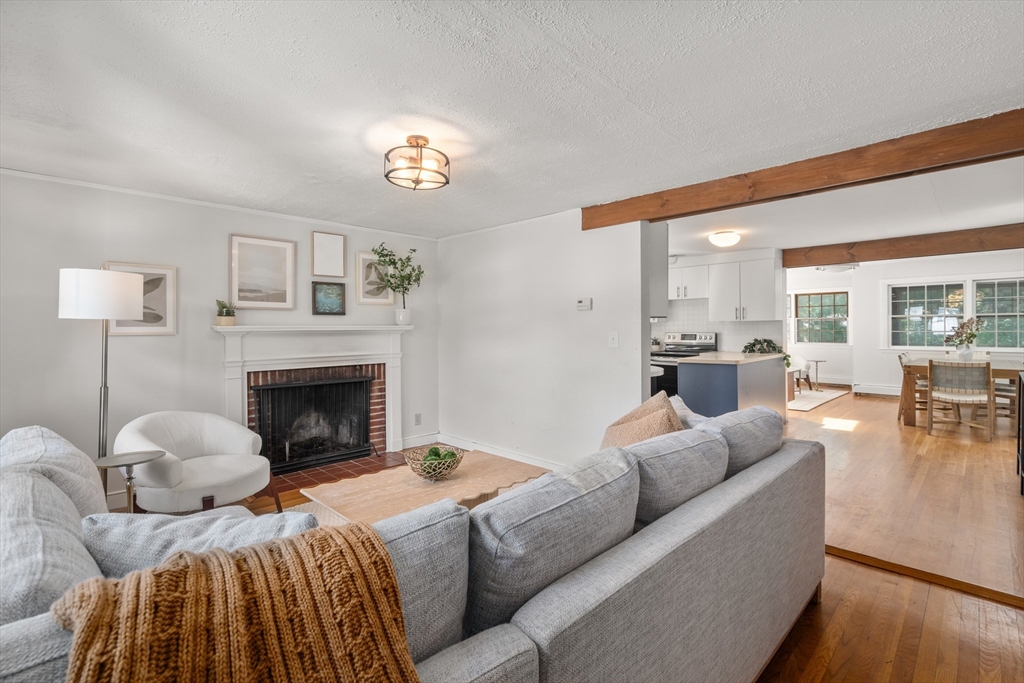 143 Howe Street Natick, MA 01760 - Photo 3 of 25 Gallery Image 3
