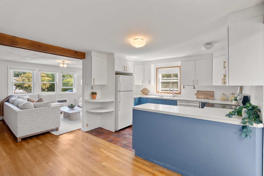 143 Howe Street Natick, MA 01760 - Photo 4 of 25 Gallery Image 4