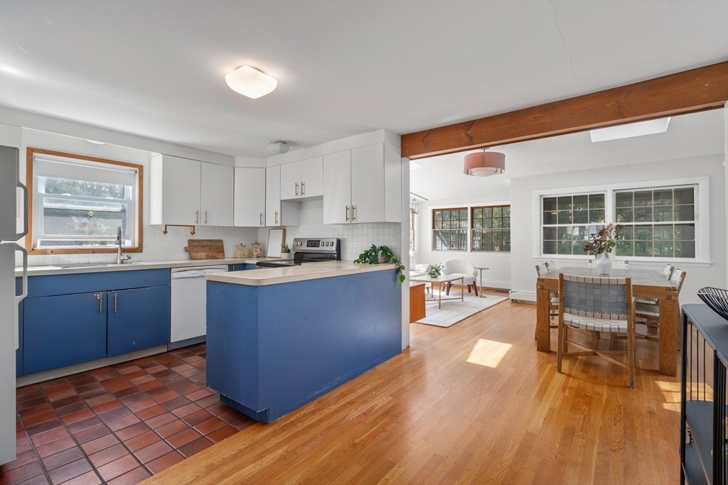 143 Howe Street Natick, MA 01760 - Photo 7 of 25 Gallery Image 7