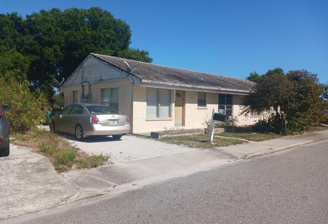 1175 Jasmine Street Melbourne, FL 32935 - Photo 1 of 4 1000013558