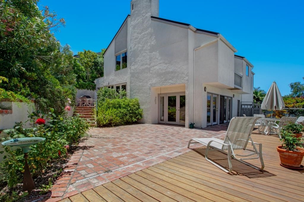 7472 Caminito Rialto La Jolla, CA 92037 - Photo 4 of 25