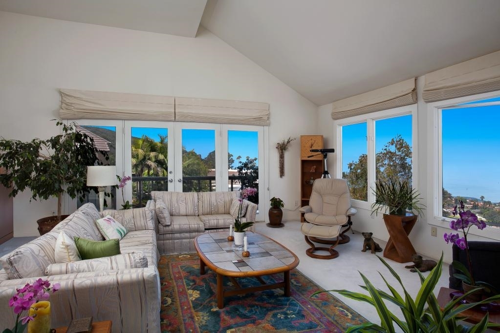 7472 Caminito Rialto La Jolla, CA 92037 - Photo 8 of 25