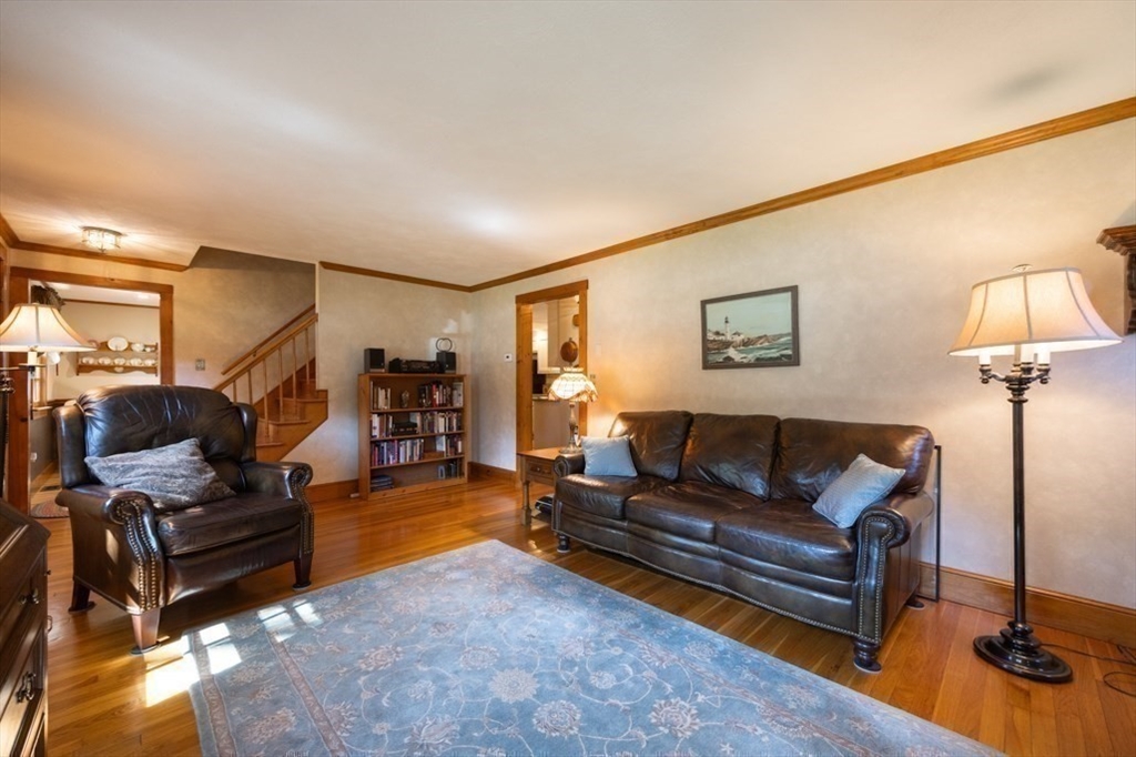 60 Southgate Road Franklin, MA 02038 - Photo 4 of 42 Gallery Image 4