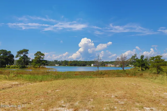 $771,750 | 537 Freedom Park Road, Beaufort, NC 28516