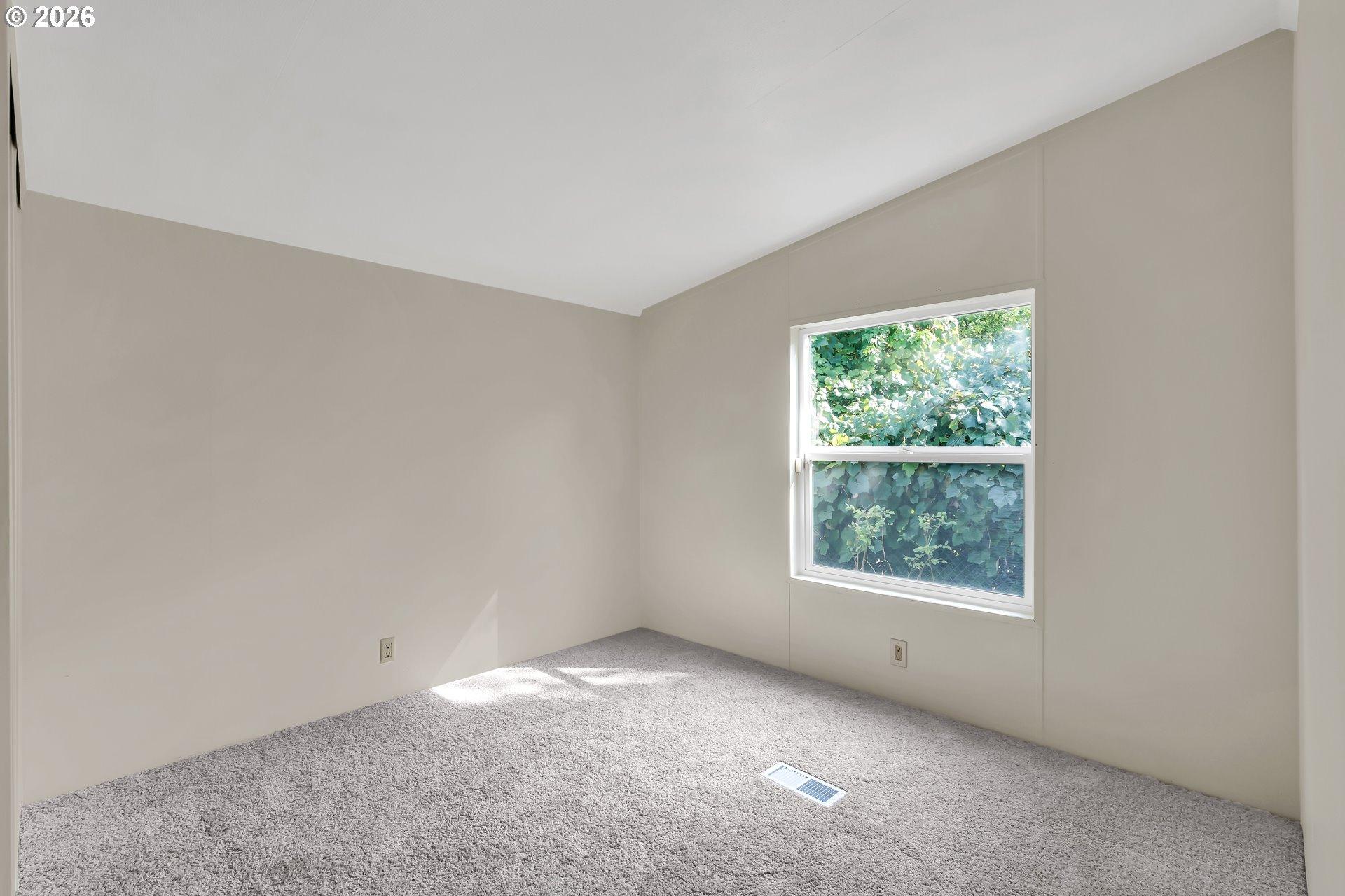 13115 Southeast Foster Road Portland, OR 97236 - Photo 24 of 36 Gallery Image 24