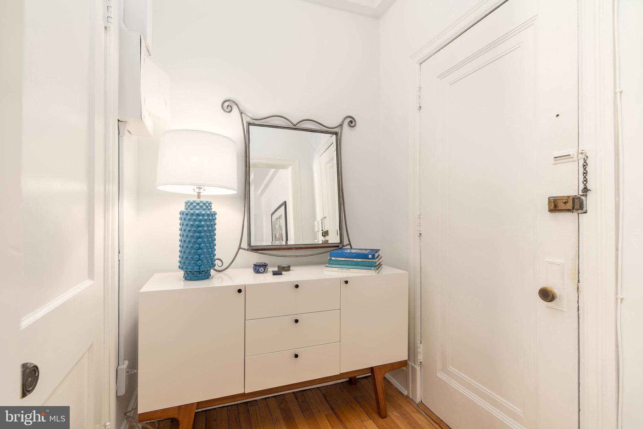 1954 Columbia Road Northwest, Unit 707 Washington, DC 20009 - Photo 2 of 20 Entryway