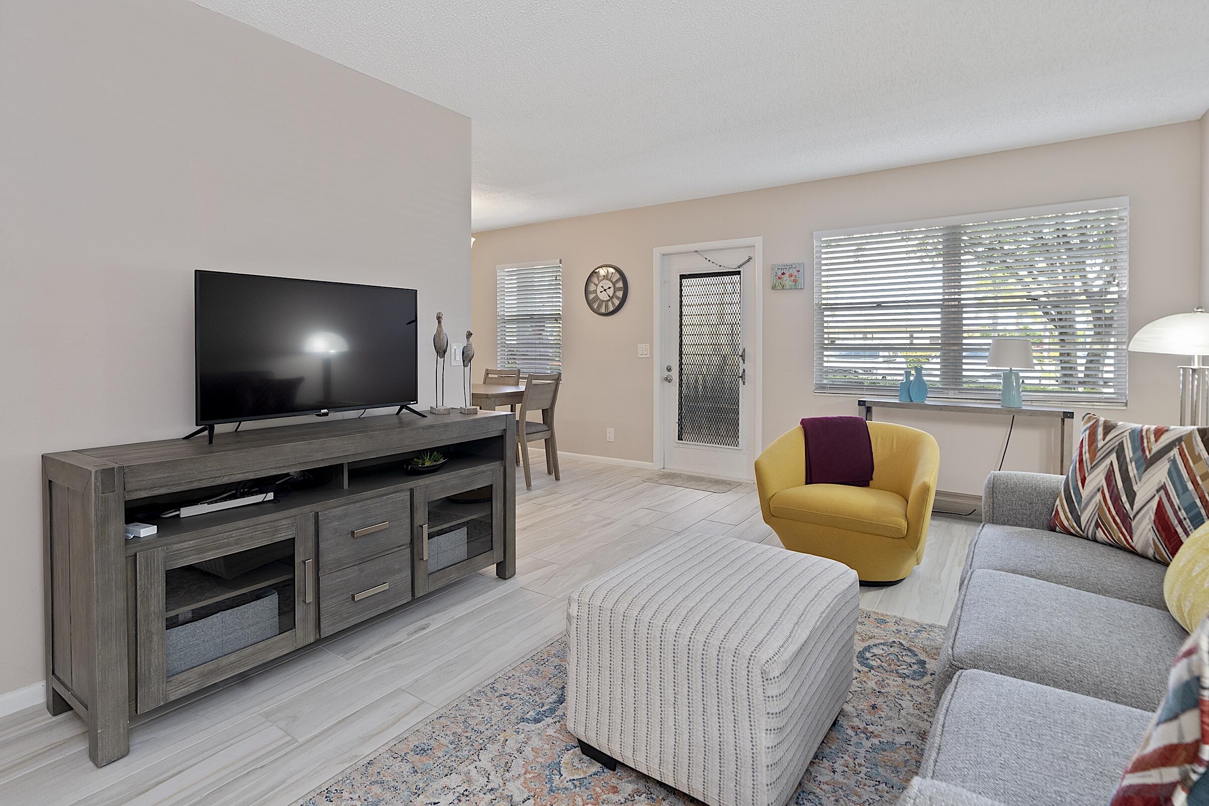 1032 Lincoln B Boca Raton, FL 33434 - Photo 7 of 45 1032 Lincoln B - -071