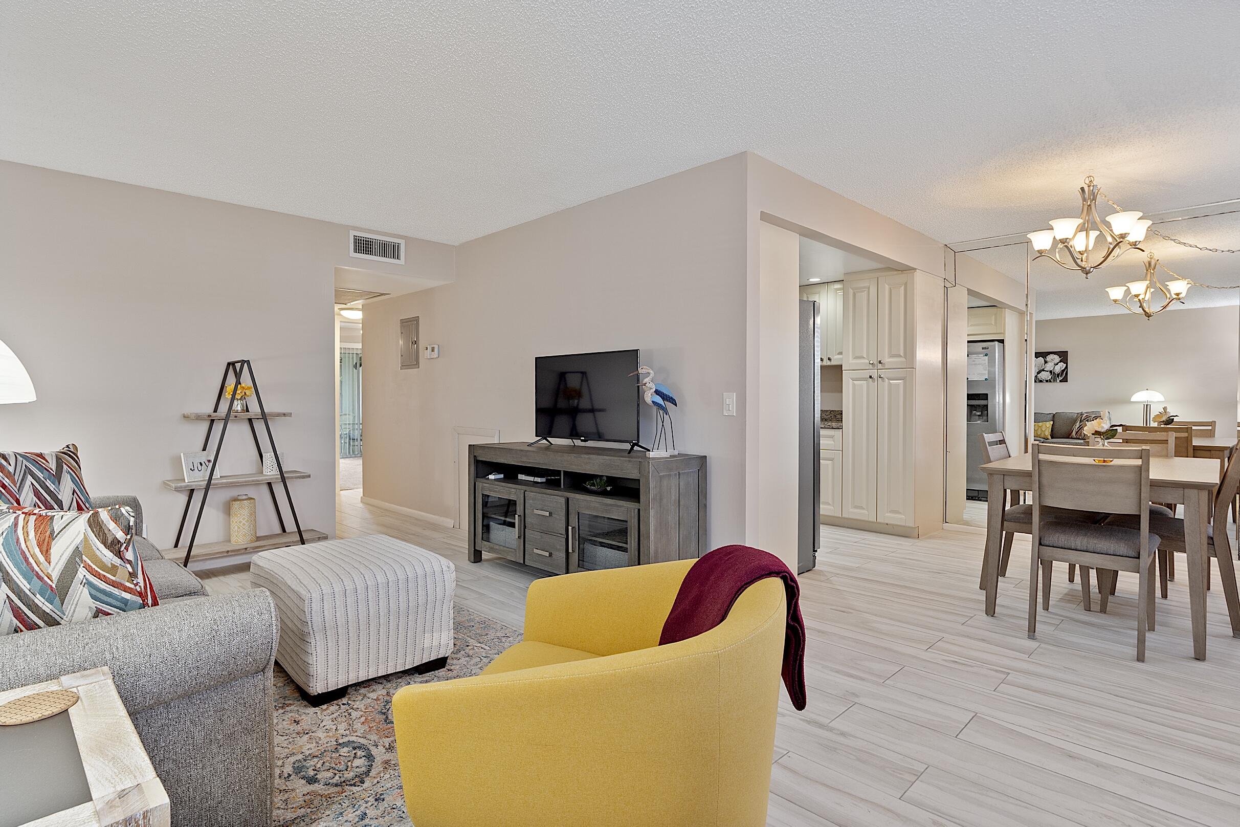 1032 Lincoln B Boca Raton, FL 33434 - Photo 9 of 45 1032 Lincoln B - -066