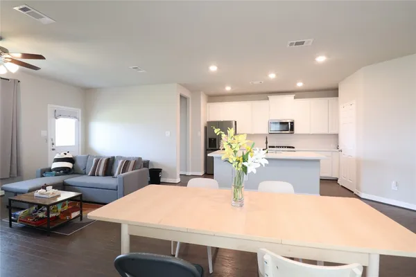 $2,400 | 145 Sunray Creek Drive, Katy, TX 77493