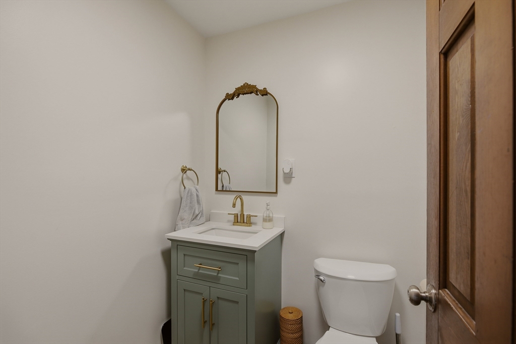 88 Jones Street Fall River, MA 02720 - Photo 19 of 39