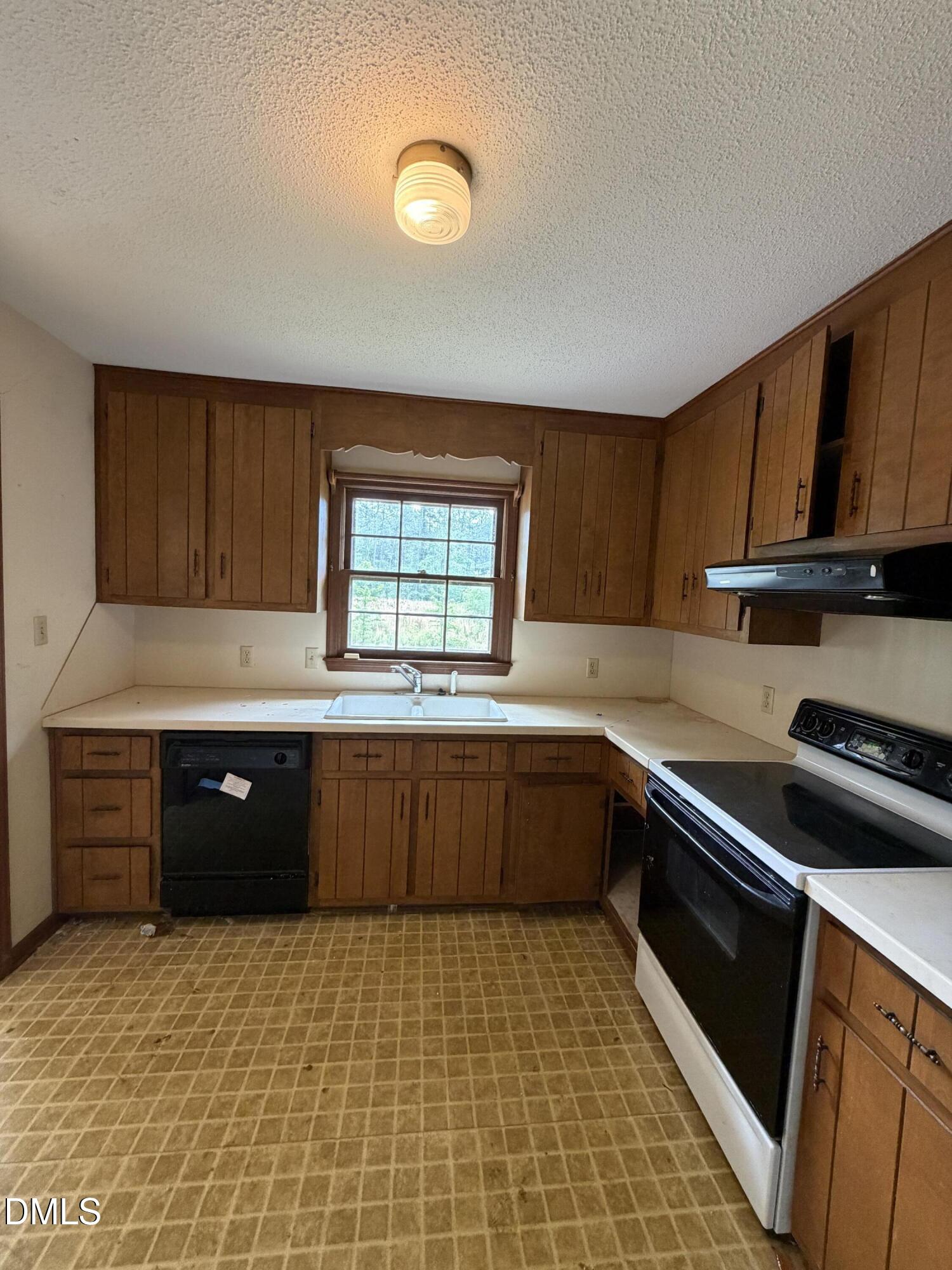819 Glenco Road Durham, NC 27703 - Photo 11 of 16 IMG_6890
