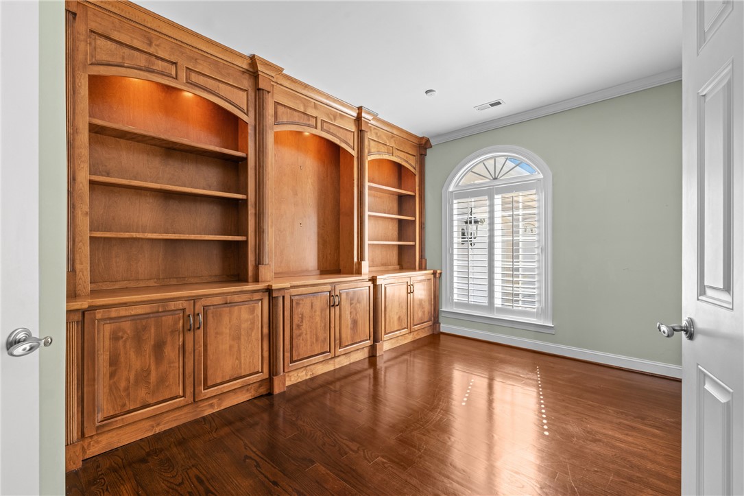 210 Amenity Way Seneca, SC 29672 - Photo 21 of 42 Main level office