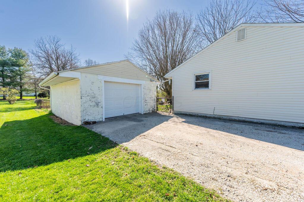 404 Kilbury Road Marion, OH 43302 - Photo 3 of 17 DSC_1393-HDR-Edit