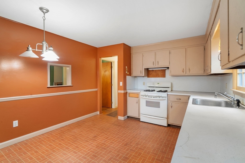 14 Spring Street Hingham, MA 02043 - Photo 5 of 29