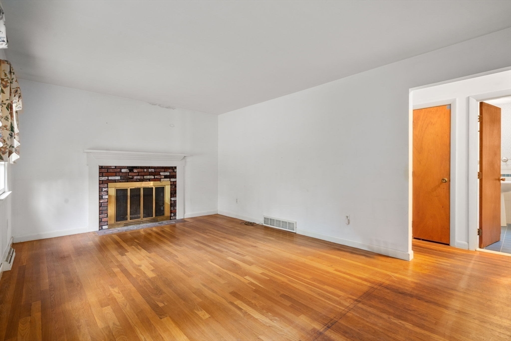 14 Spring Street Hingham, MA 02043 - Photo 8 of 29