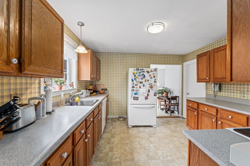 3 Hanna Road Worcester, MA 01602 - Photo 11 of 42 Gallery Image 11