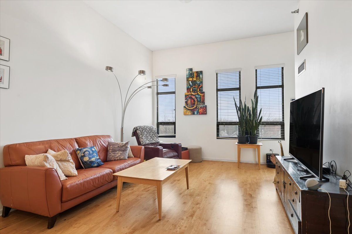 1255 South State Street, Unit 502 Chicago, IL 60605 - Photo 2 of 13