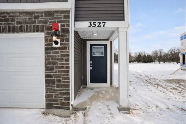 $2,850 | 3527 Richardson Circle, Yorkville, IL 60560